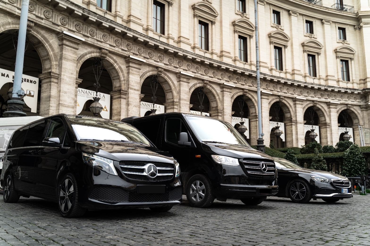 Mercedes di lusso per transfer aeroportuale a Roma